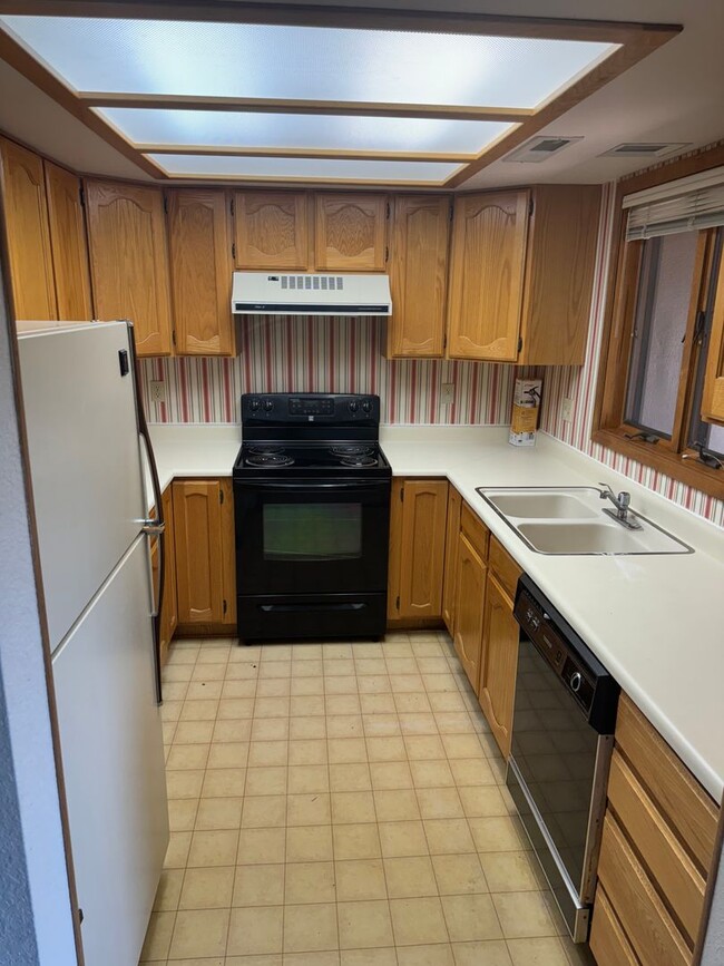 AVAILABLE SOON! Charming 2-Bedroom, 2-Bath... - AVAILABLE SOON! Charming 2-Bedroom, 2-Bath... Apartment