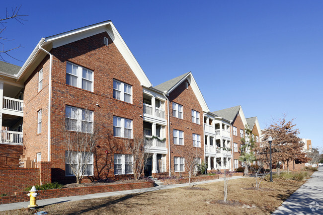 Seven Farms - Seven Farms Apartments