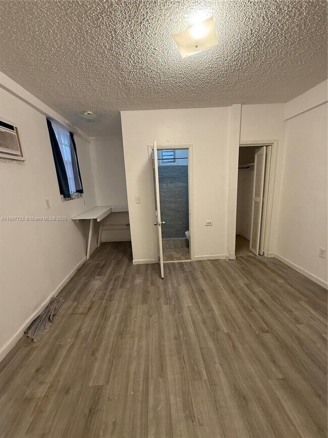 Photo - 552 NW 1st St Unidad 3