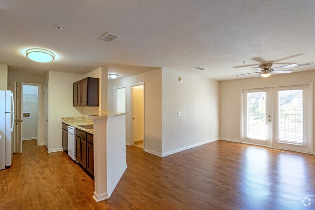2BR, 2BA-1149SF, Kitchen/Livingroom
