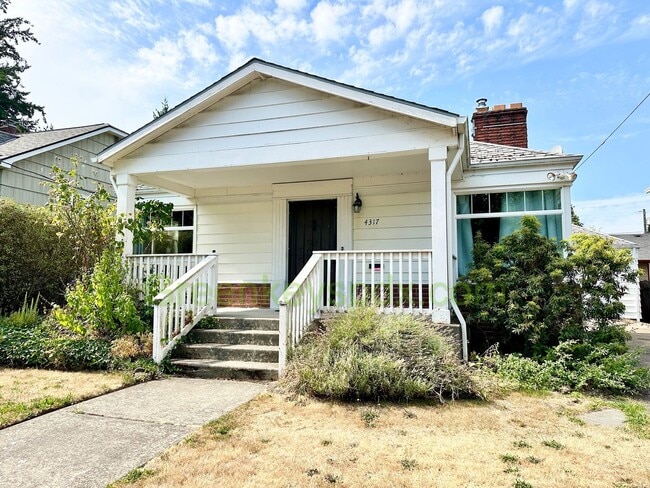 Gorgeous 2 Bedroom with finished basement,... - Gorgeous 2 Bedroom with finished basement,... House