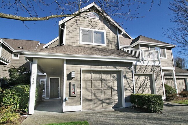 Building Photo - 2bd/2.5ba Kirkland Townhome
