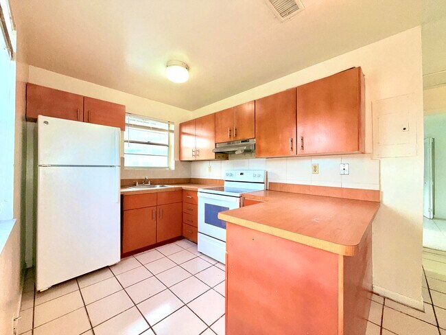 Photo - 800 NE 14th St