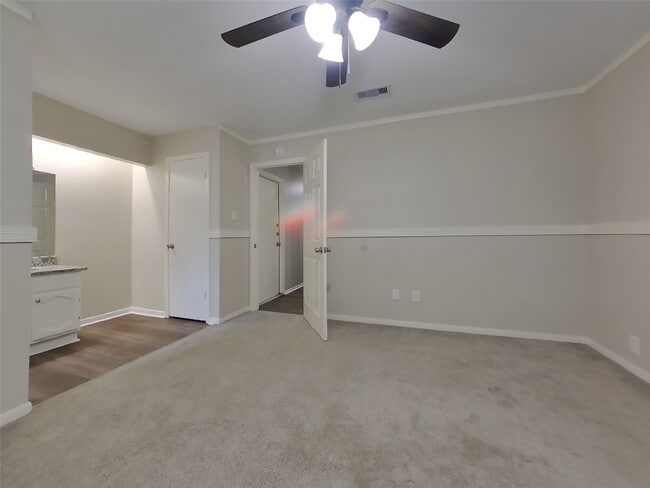 Photo - 2706 King James Ct