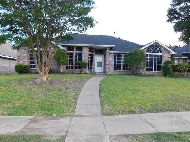 Building Photo - 624 Elm Falls Pl