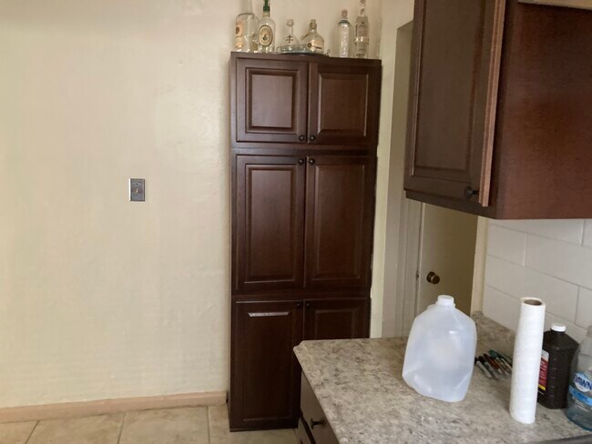 Photo - 3355 N Bartlett Ave Unit 2