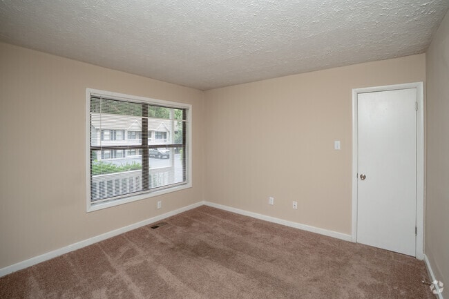 3BR,2BA-1284-SF - Lakehurst Apartments