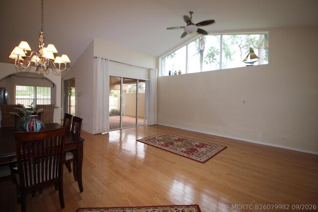 404 Sabal Palm Ln
