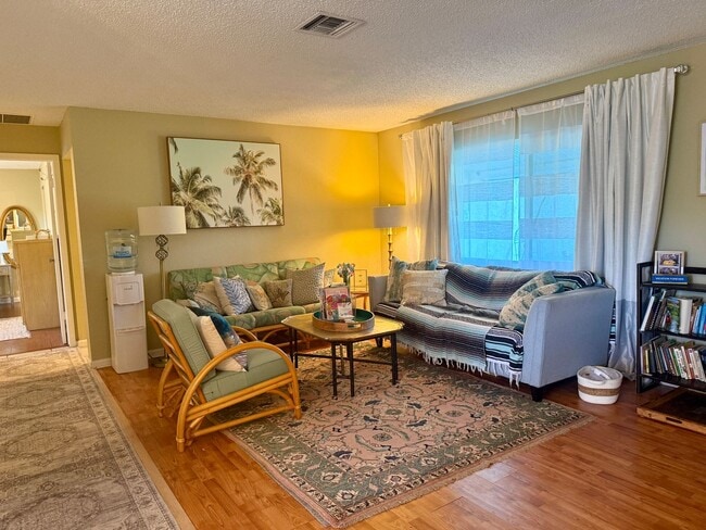 Photo - LAKE VIEW - NEVER FLOODED 4/3