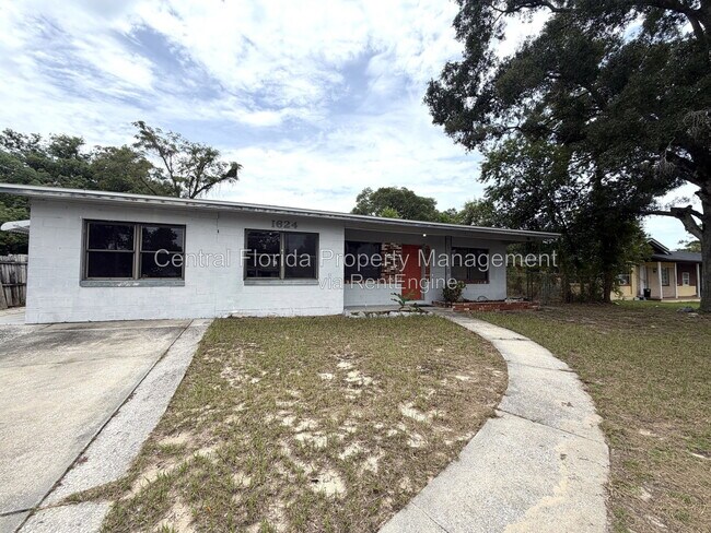 Building Photo - 1624 Ferndell Rd