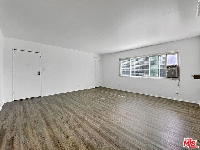 Photo - 5113 Roseland St Unit 3