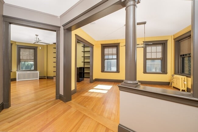 Photo - 31 Linnaean St Unidad 2