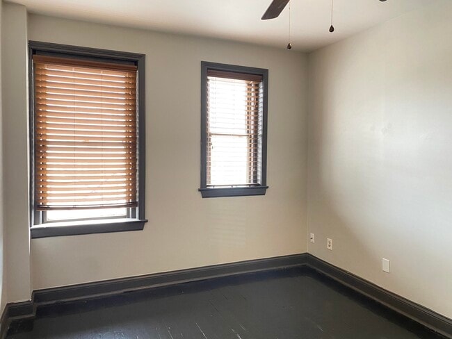 Photo - 153 N Limestone Unit 4
