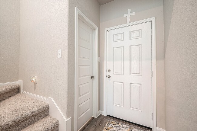 Photo - 1317 Mount Bassie Trl