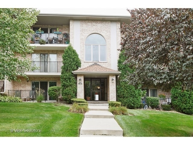 Building Photo - 4407 Pershing Ave Unit 3s