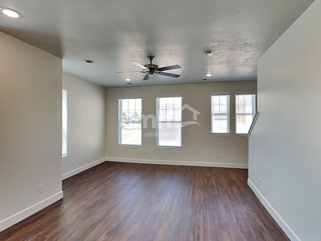 Photo - 11037 S Blue Byu Dr