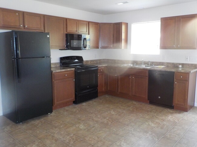 Photo - **MOVE IN SPECIAL, 1/2 OFF FIRST MONTHS RENT** 2Bedroom, 1.5 Bath Townhouse