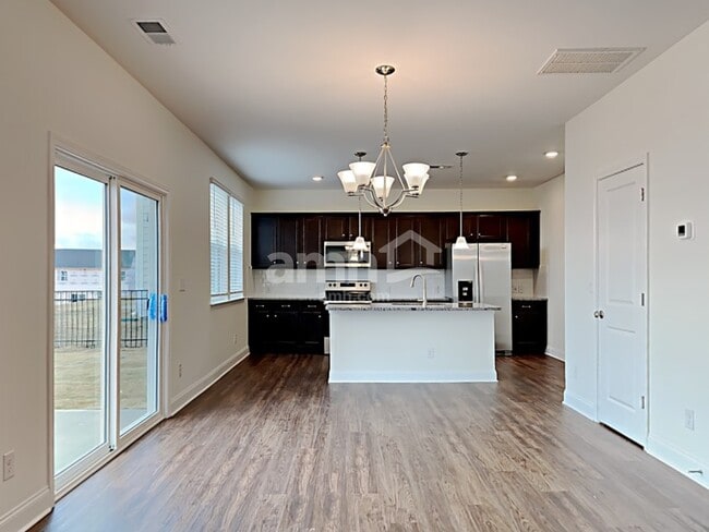 Photo - 115 Ashton Dr