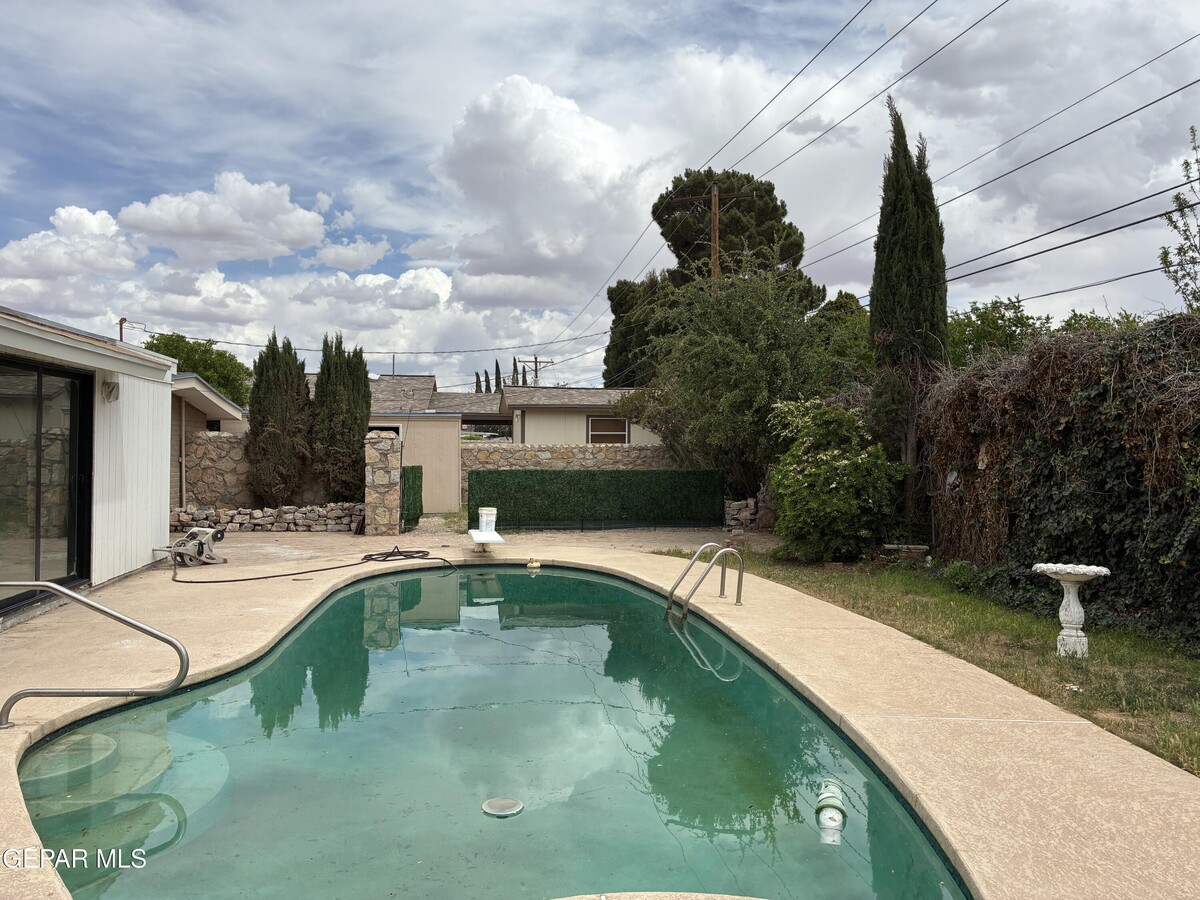 Photo - 8316 W H Burges Dr