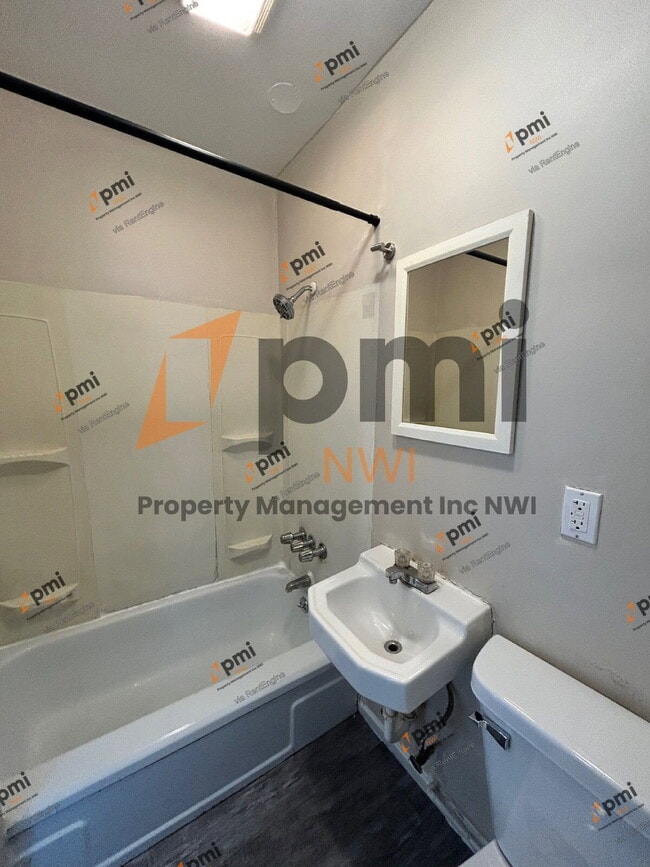 Photo - 4901 Walsh Ave Unit 2