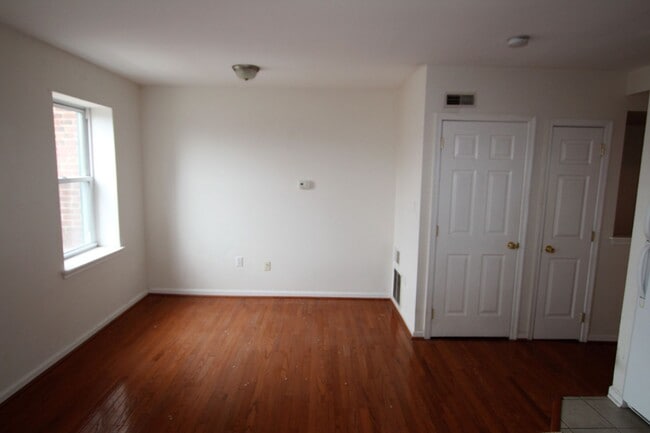 Photo - Beautiful 2-bedroom 1 bath is located in booming Brewery Town Unidad 3