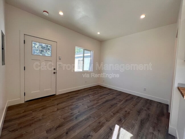 Photo - 1436 Kenneth St