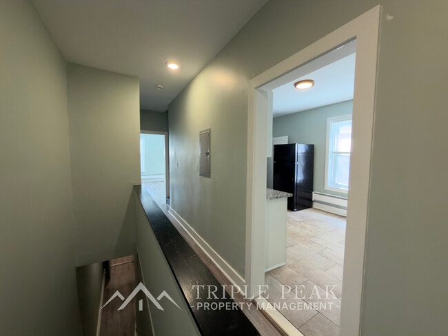 1031 DeKalb St Unit 1