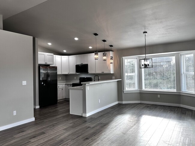 Photo - 207 S Razor Clam Dr SW