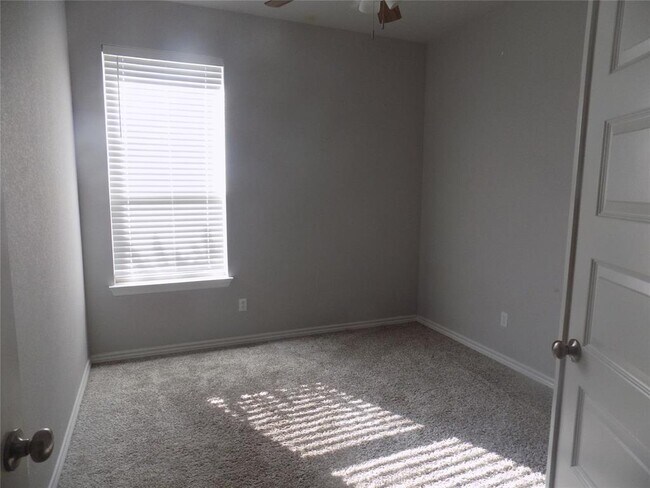 Photo - 1133 Capra Ln