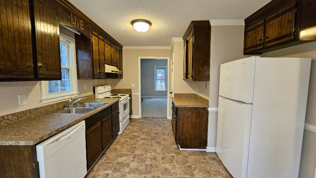 Photo - 1908 Red Oak Ln