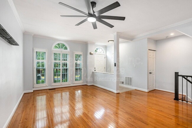 Photo - 6107 Summer Park Ln