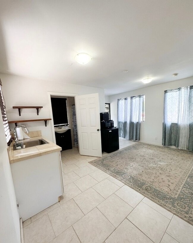 Photo - 3 Kaalalo Pl Unit 1 Bedroom (Upstairs)