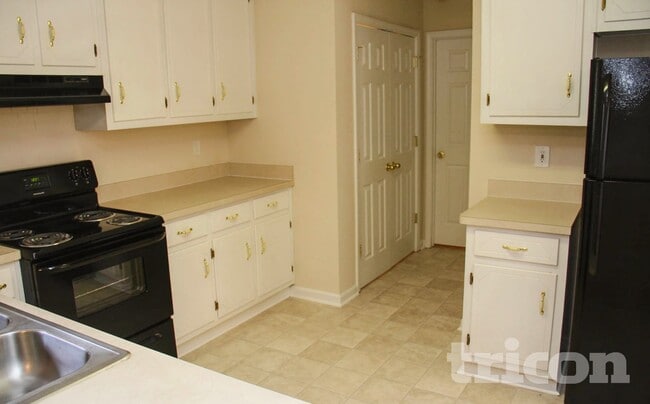 Photo - 70 Aiken Way
