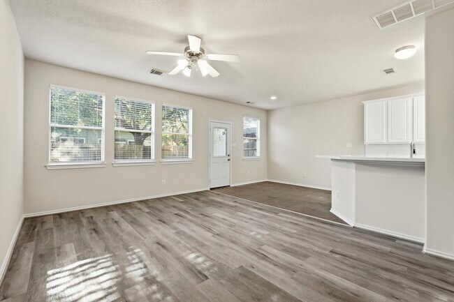 Photo - 5606 Redgrove Ln