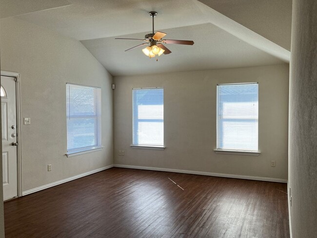 Photo - 3 bedroom/2 bath duplex in Midway ISD