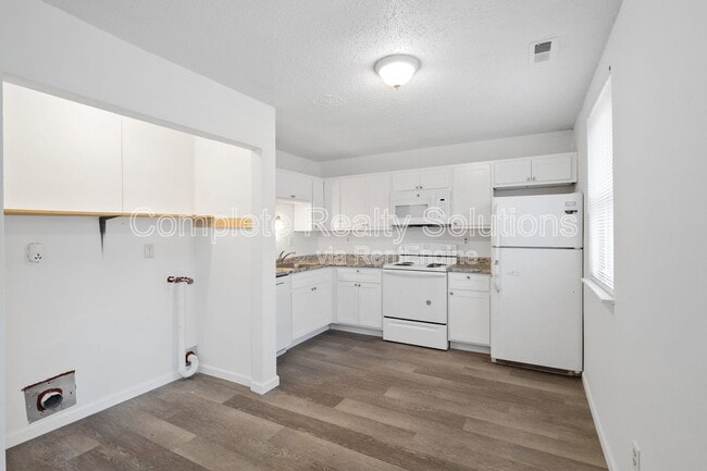 Building Photo - 318 Mt Everest Dr Unit D