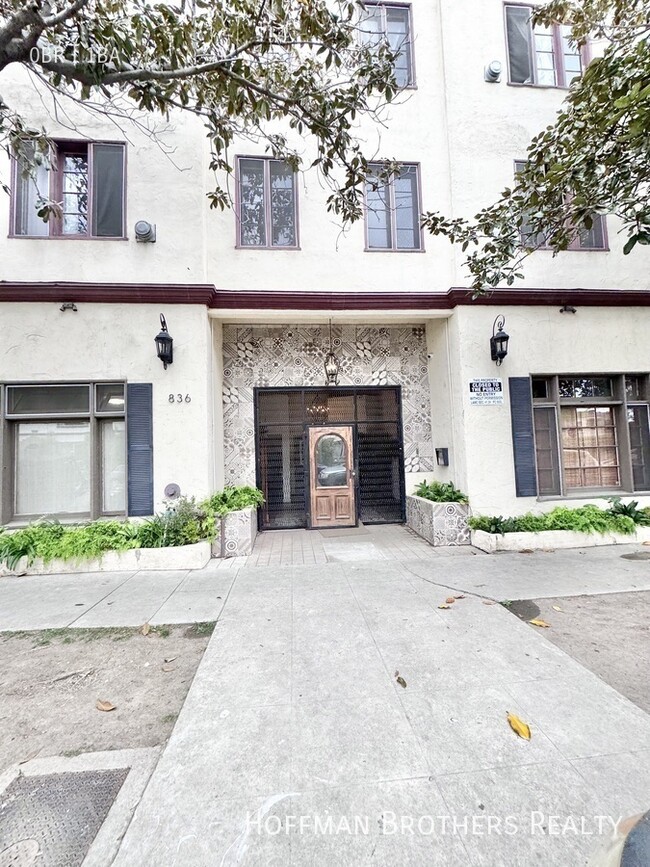 Photo - 836 Sanborn Ave Unidad 304