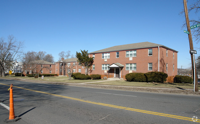 748 New Britain - 748 New Britain Apartments