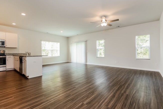 Photo - 257 Clydesdale Cir