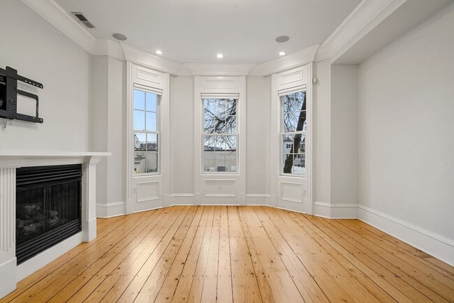 Photo - 703 E 4th St Unidad 2