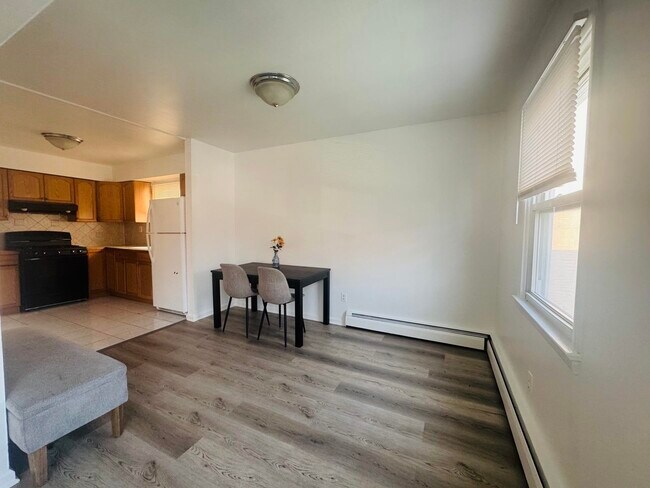 Photo - 121 Mallory Ave Unit 3