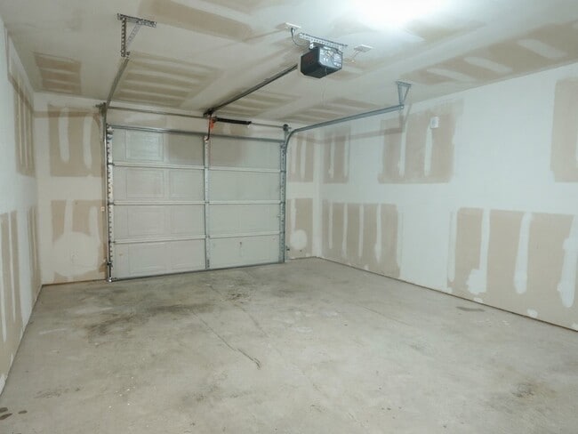 Building Photo - 21155 Gosling Rd Unit 7B