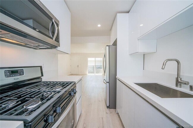 Photo - 11918 Hart St