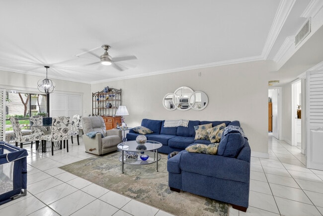 Photo - 6328 Longboat Ln W Unidad 101