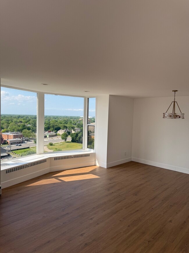 Building Photo - 8200 E Jefferson Ave Unit 1703