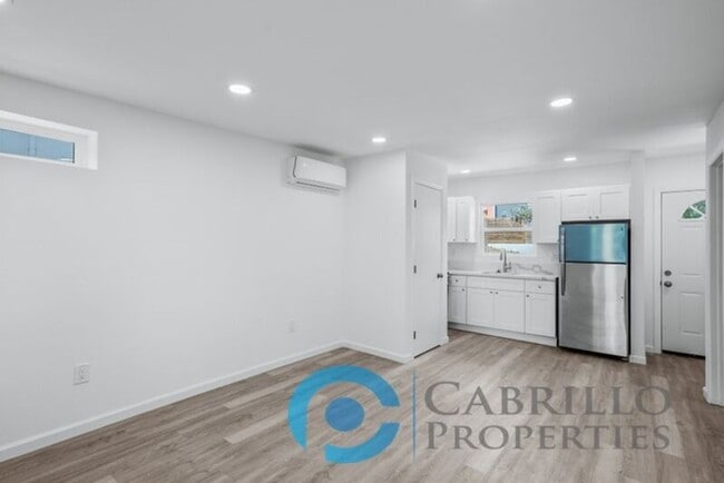 Building Photo - 2527 Tuberose St Unit 200 Rental