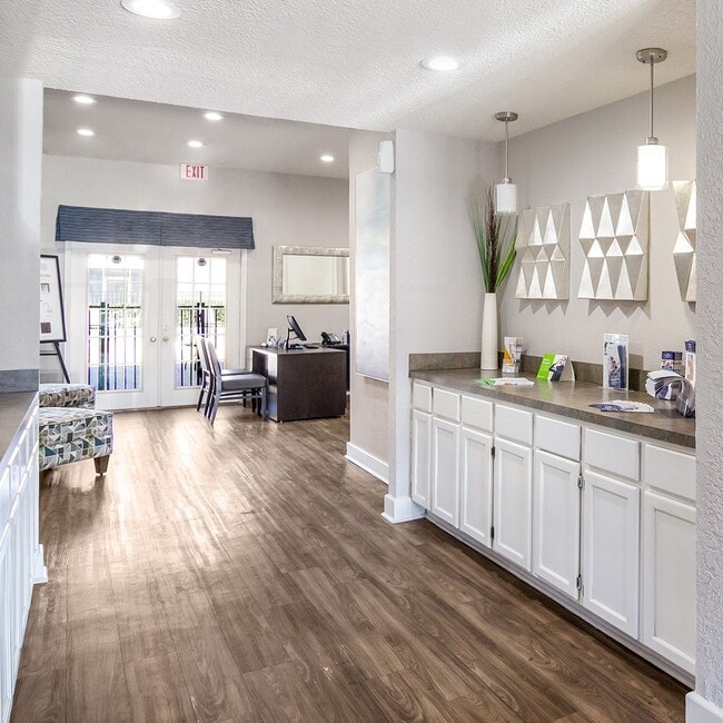 Laurel Pointe