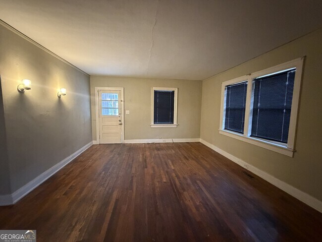 Photo - 2353 Shelby St