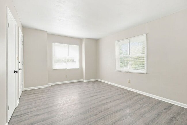 Photo - 108 Columbian Ave