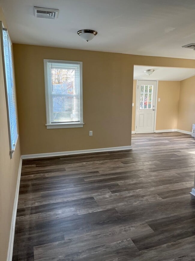 Photo - 3 Bedroom | 2 Bath | 1,098 Sq Ft | Updated Interior